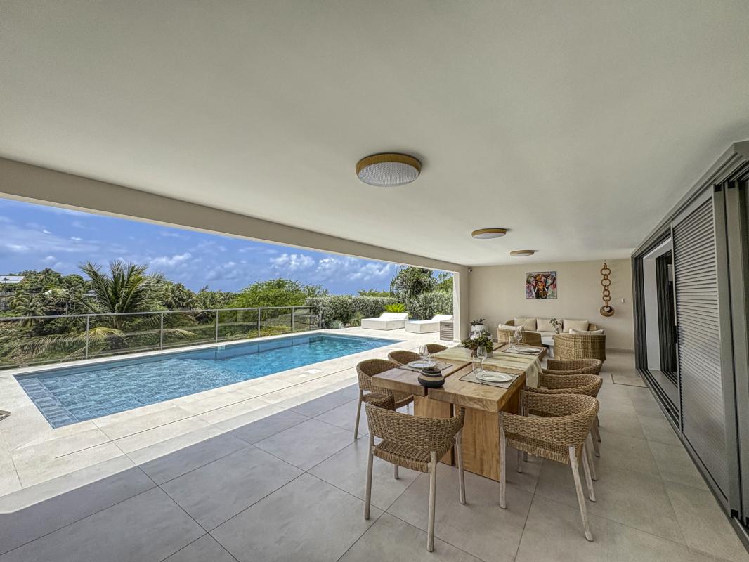 8.Location villa piscine Gosier Guadeloupe_Terrasse
